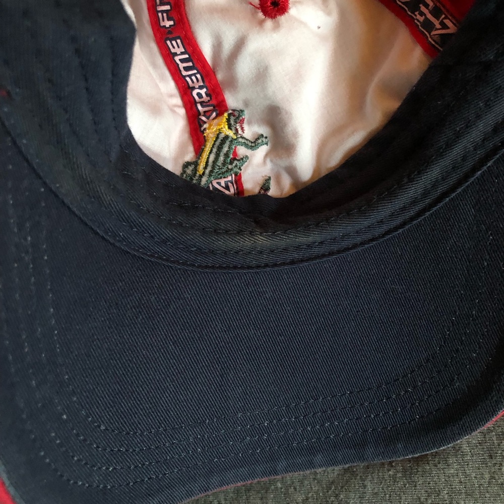 Red Rio Del Mar embroidered iguana / lizard golf hat - Picture 10 of 13